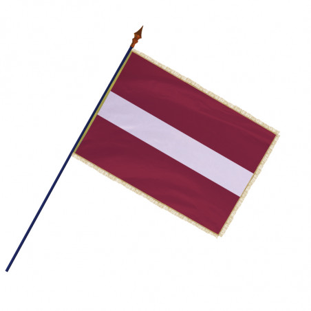 Drapeau Lettonie avec hampe, franges et galon or | MACAP
