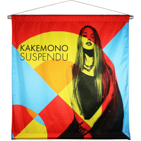 Kakémono Suspendu : avec barre de suspension (en alu démontable) vue de face