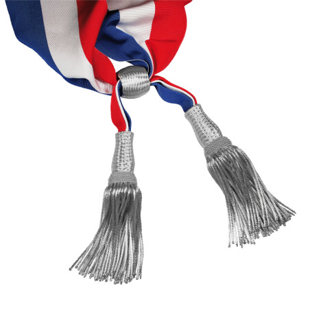 Echarpe tricolore d'adjoint au maire (gros plan)