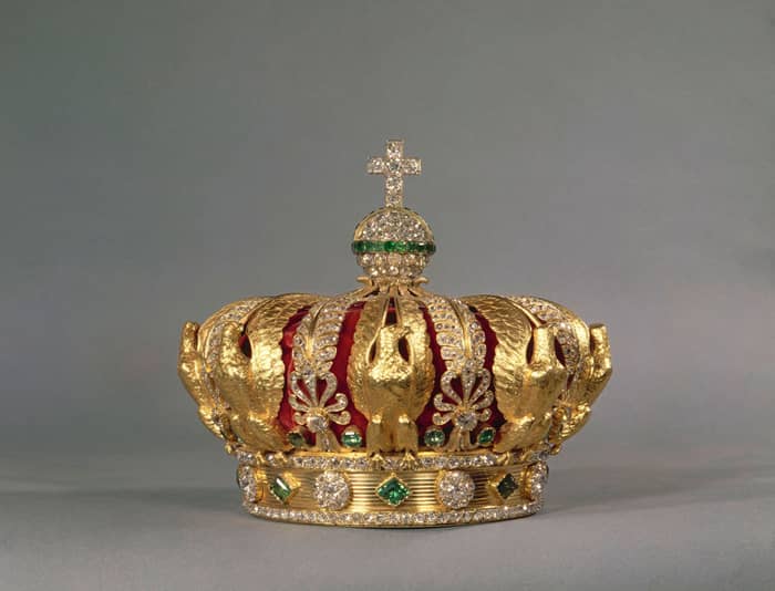 La couronne impériale est un symbole des armoiries napoléoniennes