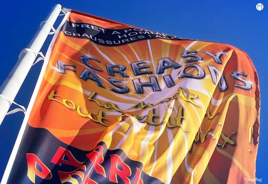 Le drapeau personnalisé, un outil de communication pertinent