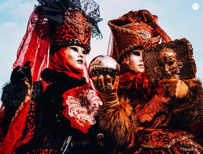 Personnages masqués du carnaval de Venise
