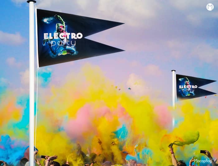 Drapeau pour mât imprimé découpe triangle