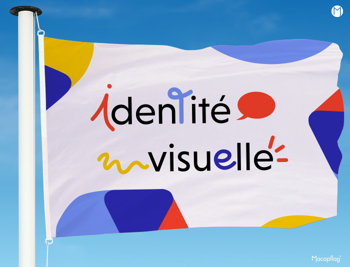 Logo et identité visuelle sur un drapeau imprimé